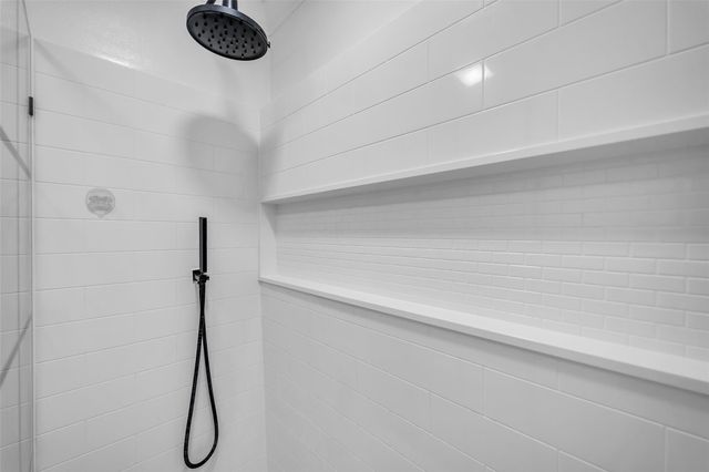 600 Wilcrest Drive 68, Houston, TX 77042