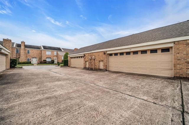 600 Wilcrest Drive 68, Houston, TX 77042