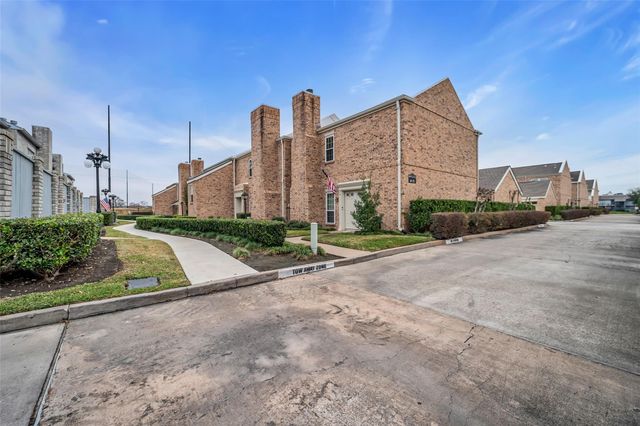 600 Wilcrest Drive 68, Houston, TX 77042