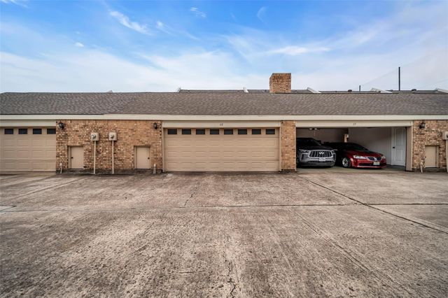 600 Wilcrest Drive 68, Houston, TX 77042