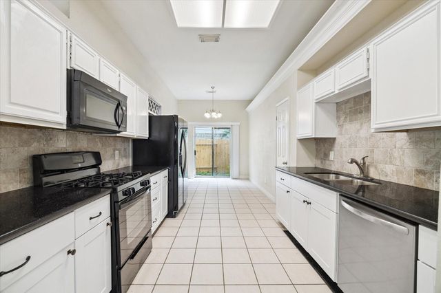 5715 S Magazine Circle, Houston, TX 77084