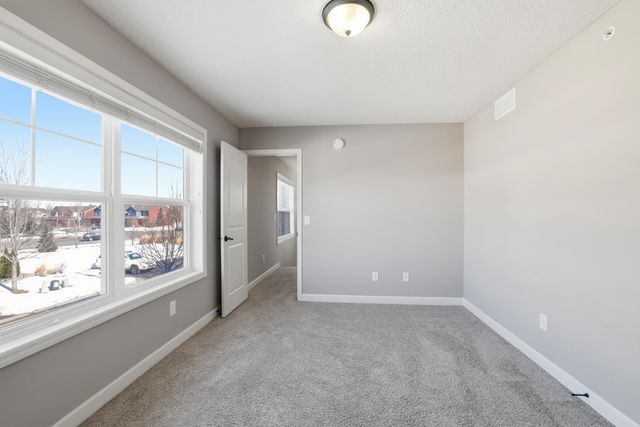 3259 Lakewood Trail, Woodbury, MN 55129