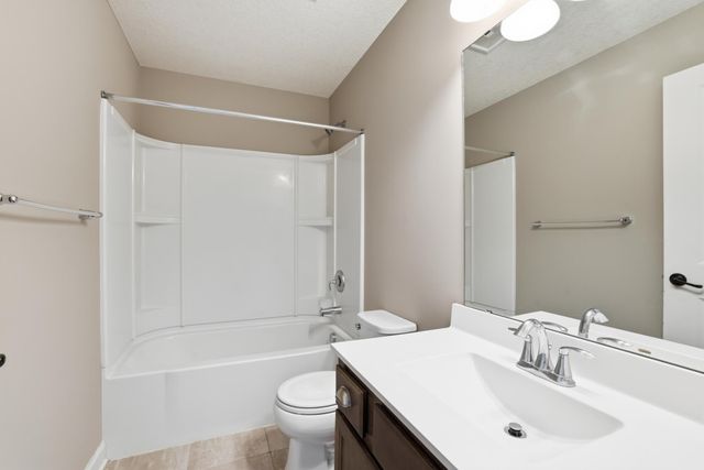 3259 Lakewood Trail, Woodbury, MN 55129