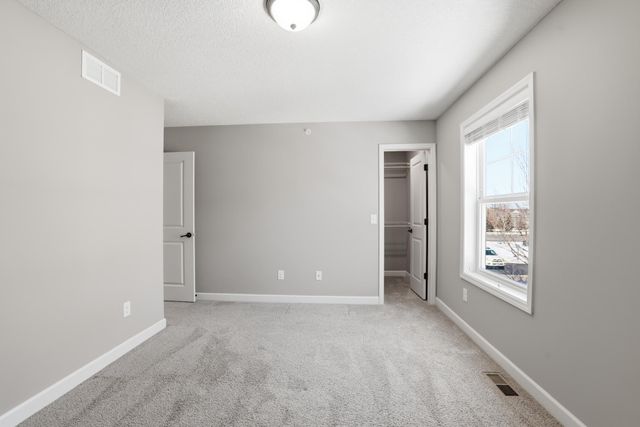 3259 Lakewood Trail, Woodbury, MN 55129