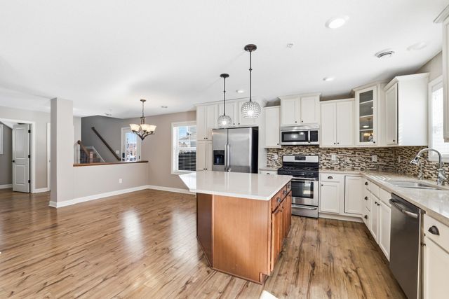 3259 Lakewood Trail, Woodbury, MN 55129