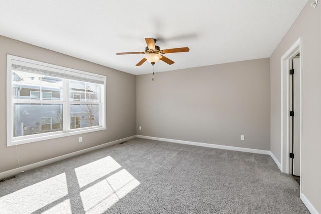 3259 Lakewood Trail, Woodbury, MN 55129