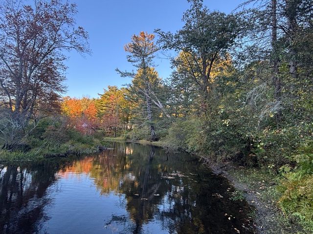 3 Howarth Rd, Oxford, MA 01540