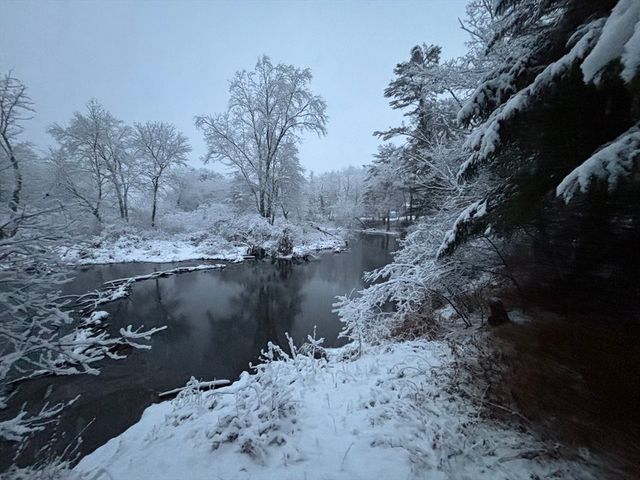 3 Howarth Rd, Oxford, MA 01540