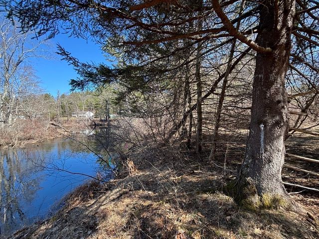 3 Howarth Rd, Oxford, MA 01540