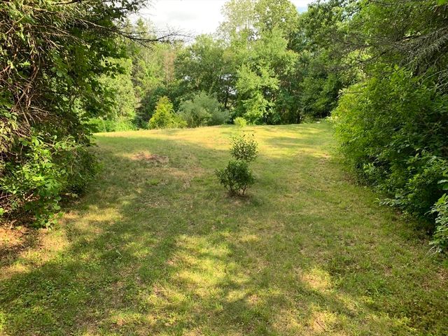 3 Howarth Rd, Oxford, MA 01540