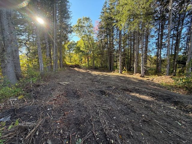 3 Howarth Rd, Oxford, MA 01540