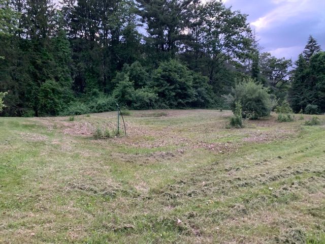 3 Howarth Rd, Oxford, MA 01540