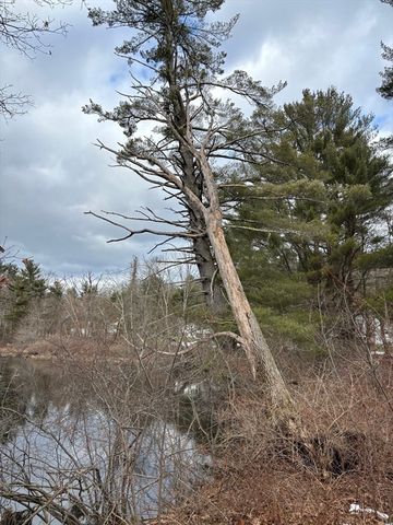 3 Howarth Rd, Oxford, MA 01540