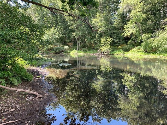 3 Howarth Rd, Oxford, MA 01540