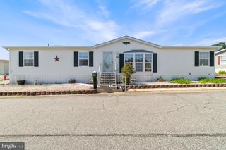 3202 HONEYSUCKLE LN, Middle River, MD 21220