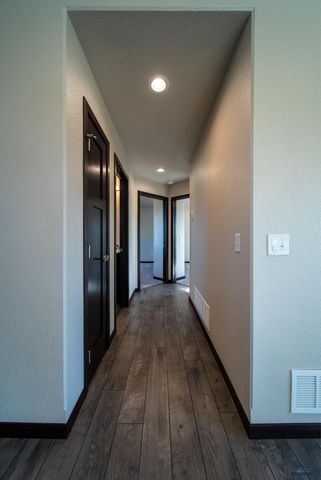 627 BULL RUN DR, Box Elder, SD 57719