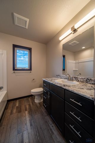 627 BULL RUN DR, Box Elder, SD 57719