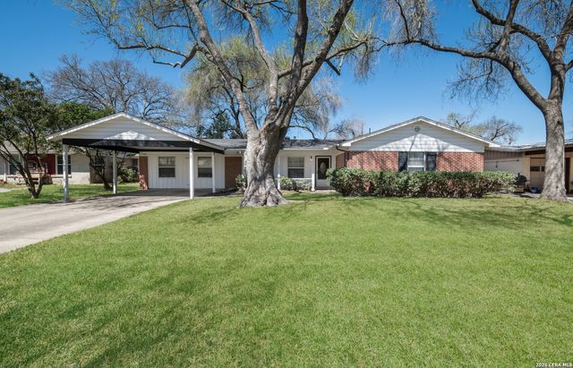 425 E BYRD BLVD, Universal City, TX 78148