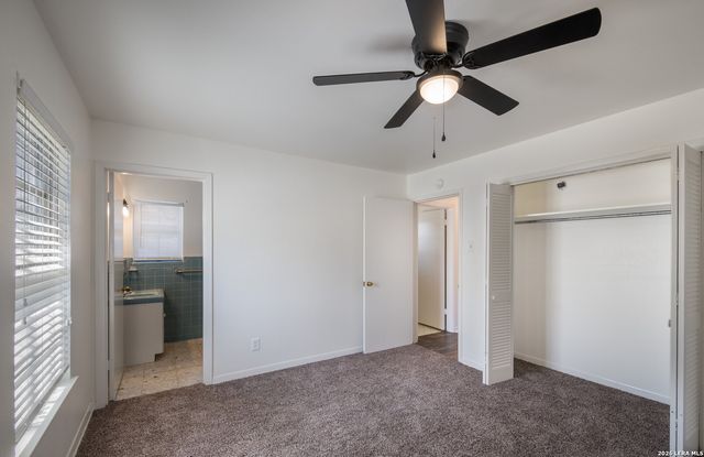 425 E BYRD BLVD, Universal City, TX 78148