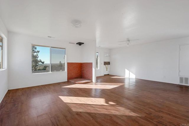 2058 Hawley Drive, Vista, CA 92084