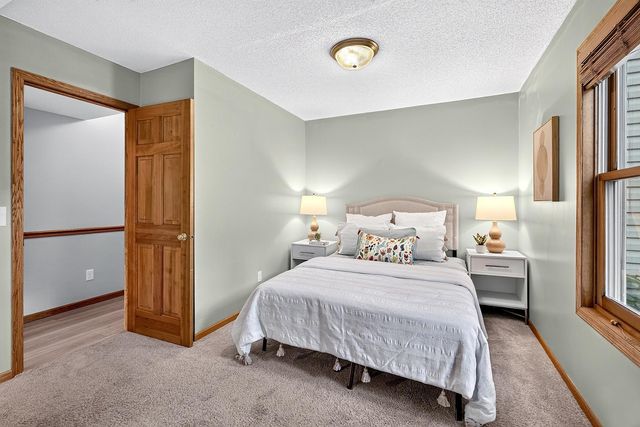 570 Dorland Road S, Maplewood, MN 55119