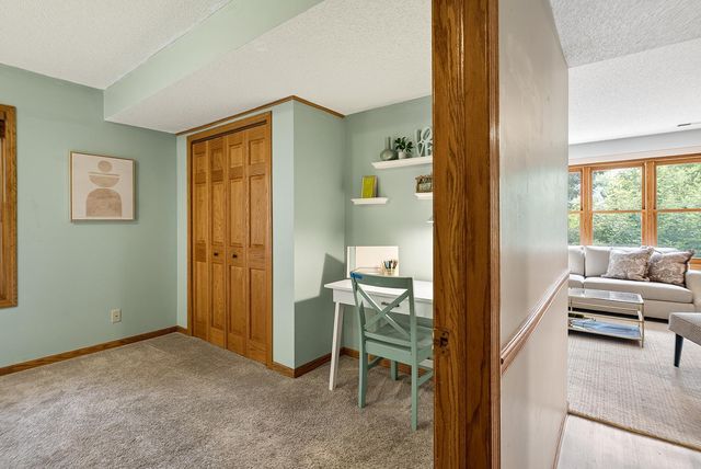 570 Dorland Road S, Maplewood, MN 55119
