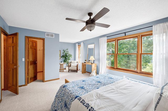 570 Dorland Road S, Maplewood, MN 55119