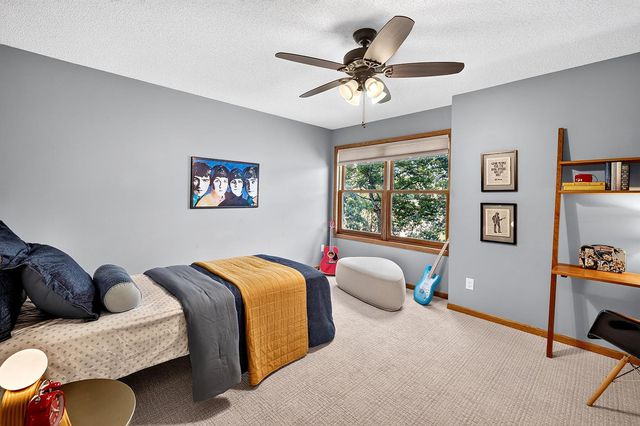 570 Dorland Road S, Maplewood, MN 55119