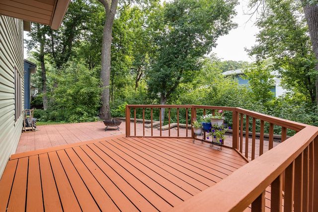570 Dorland Road S, Maplewood, MN 55119