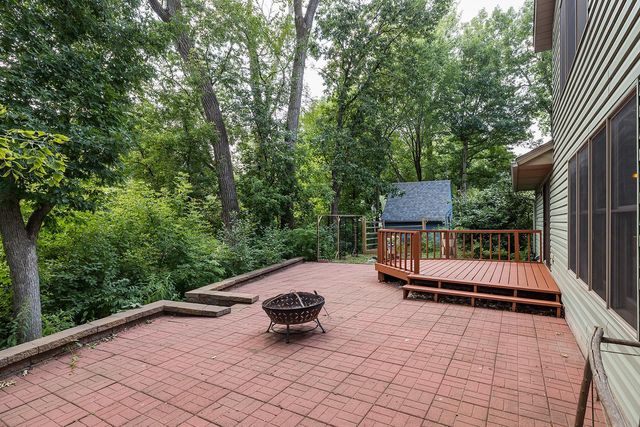 570 Dorland Road S, Maplewood, MN 55119