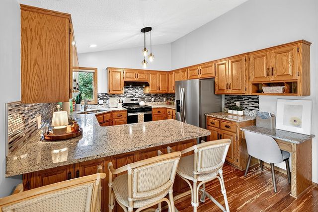 570 Dorland Road S, Maplewood, MN 55119