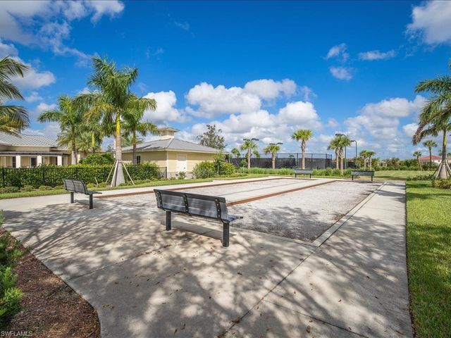 2806 Blossom WAY, Naples, FL 34120