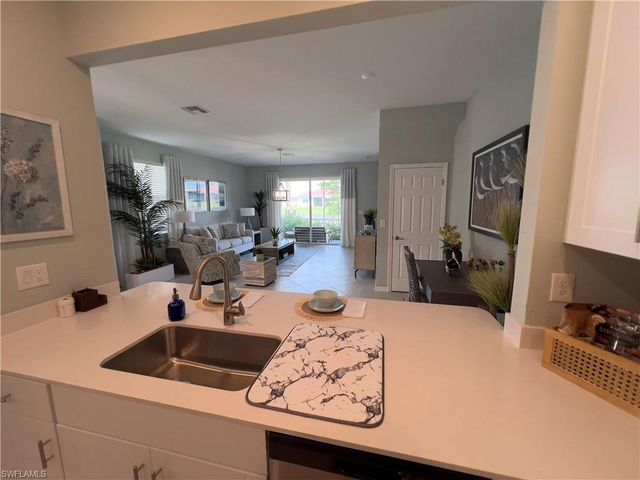 2806 Blossom WAY, Naples, FL 34120