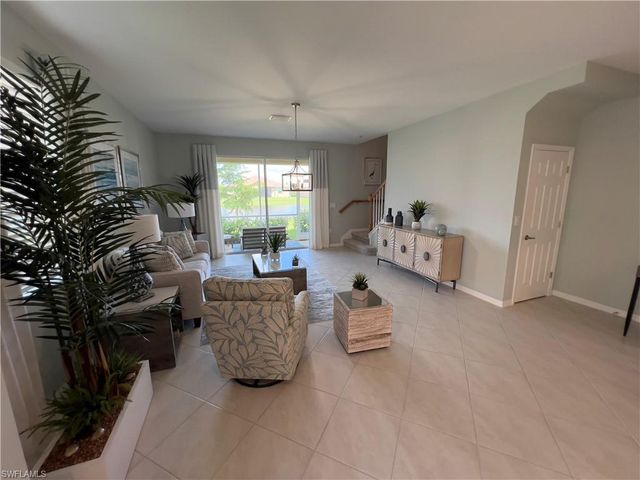 2806 Blossom WAY, Naples, FL 34120