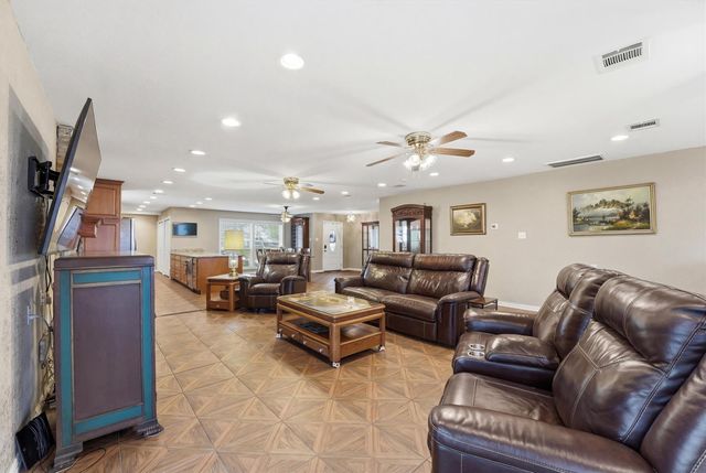 18327 Shoreline Drive, Crosby, TX 77532