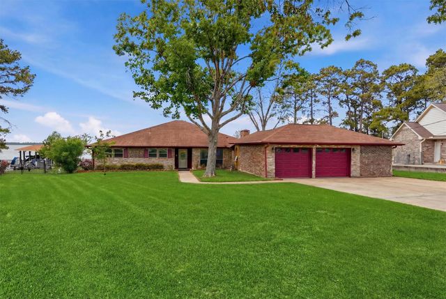 18327 Shoreline Drive, Crosby, TX 77532