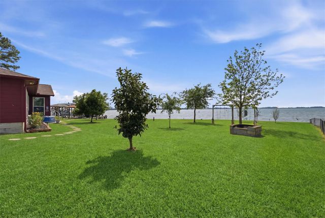 18327 Shoreline Drive, Crosby, TX 77532