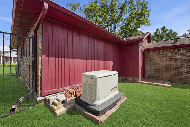 18327 Shoreline Drive, Crosby, TX 77532