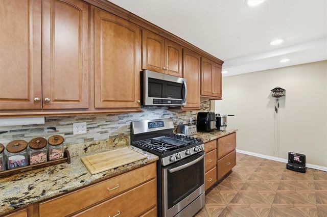 18327 Shoreline Drive, Crosby, TX 77532