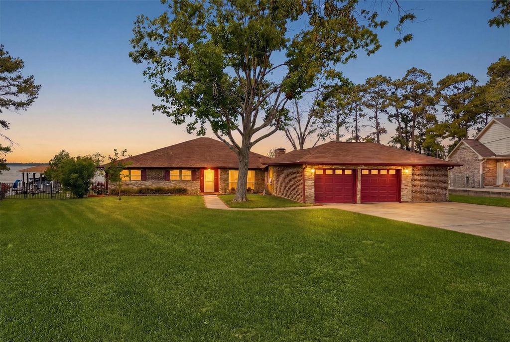 18327 Shoreline Drive, Crosby, TX 77532