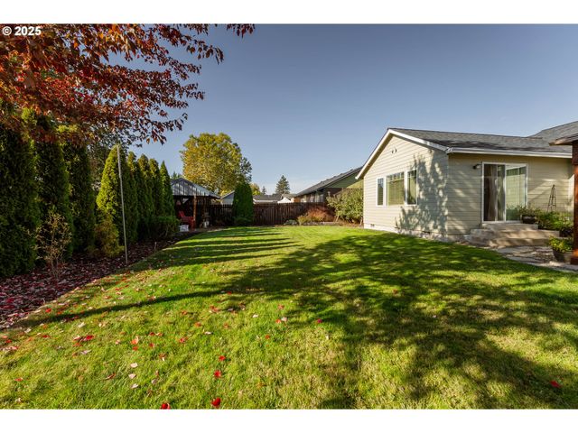 1204 E SECOND Ave, Sutherlin, OR 97479