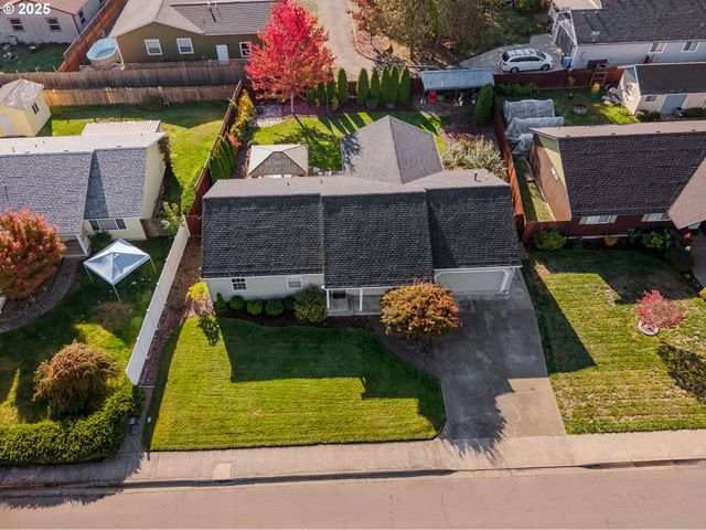 1204 E SECOND Ave, Sutherlin, OR 97479