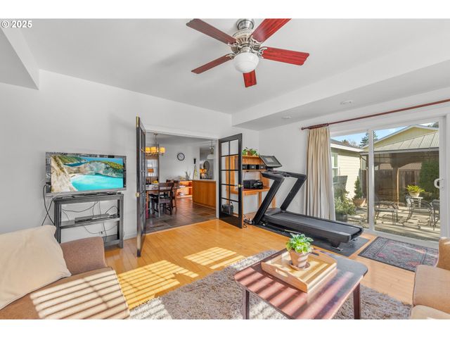 1204 E SECOND Ave, Sutherlin, OR 97479