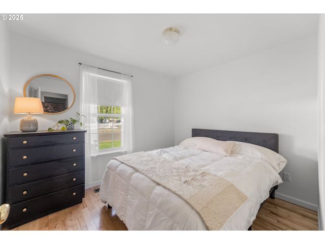 1204 E SECOND Ave, Sutherlin, OR 97479