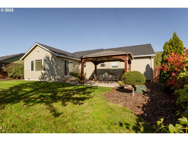 1204 E SECOND Ave, Sutherlin, OR 97479