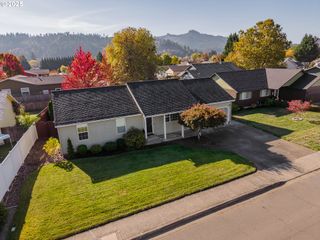 1204 E SECOND Ave, Sutherlin, OR 97479