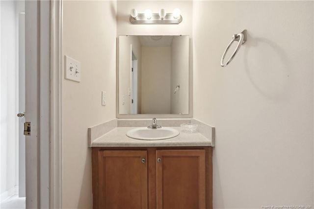 1114 Thistle Gold Drive, Hope Mills, NC 28348