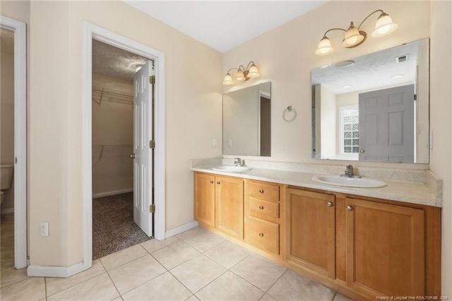 1114 Thistle Gold Drive, Hope Mills, NC 28348
