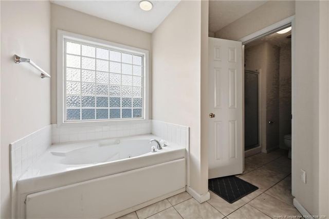 1114 Thistle Gold Drive, Hope Mills, NC 28348