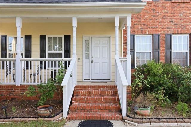1114 Thistle Gold Drive, Hope Mills, NC 28348